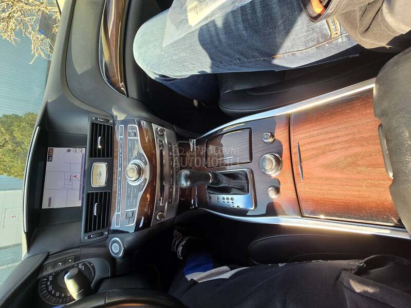 Infiniti M30 