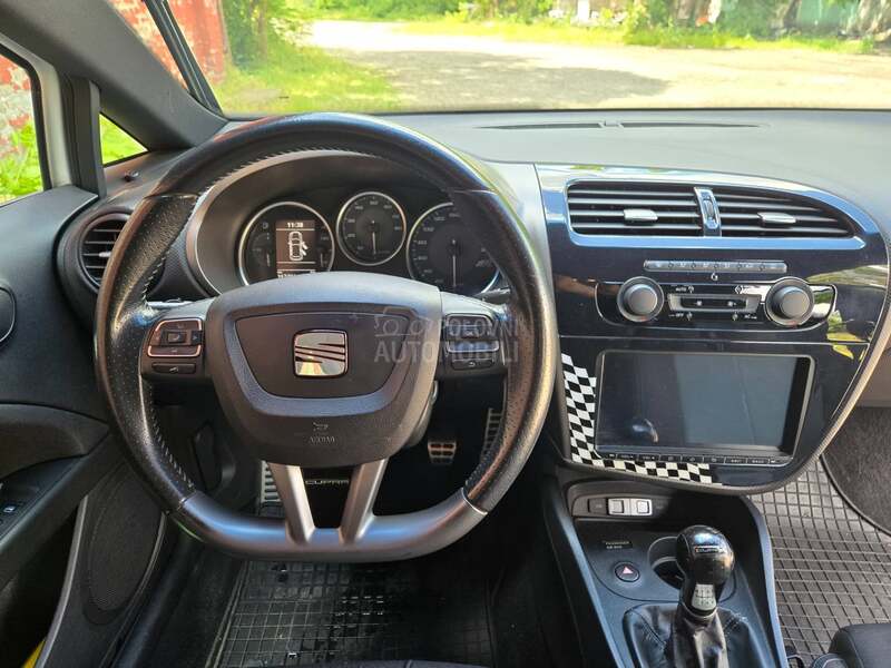 Seat Leon CUPRA R310 white edi