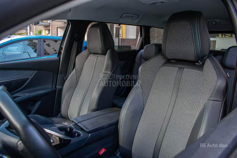 Peugeot 5008 1.5hdi ALLURE 7 sed