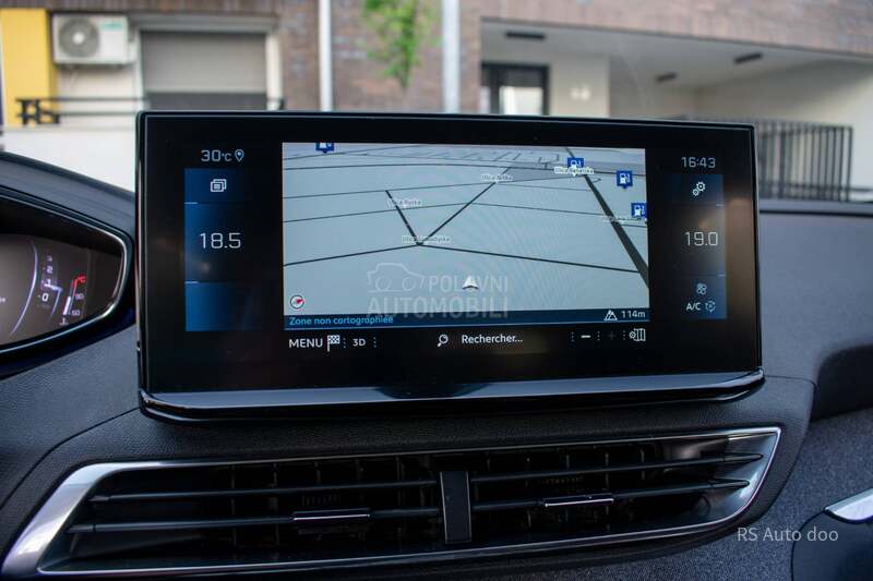 Peugeot 5008 1.5hdi ALLURE 7 sed