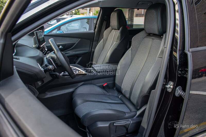 Peugeot 5008 1.5hdi ALLURE 7 sed
