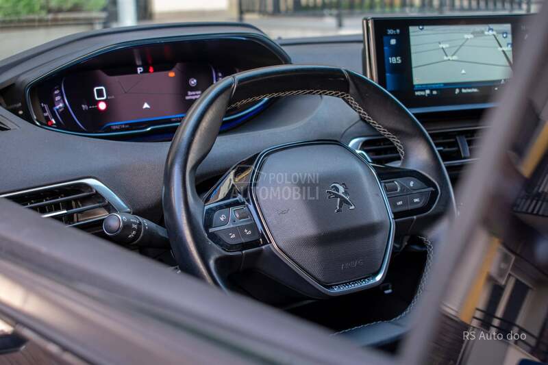 Peugeot 5008 1.5hdi ALLURE 7 sed