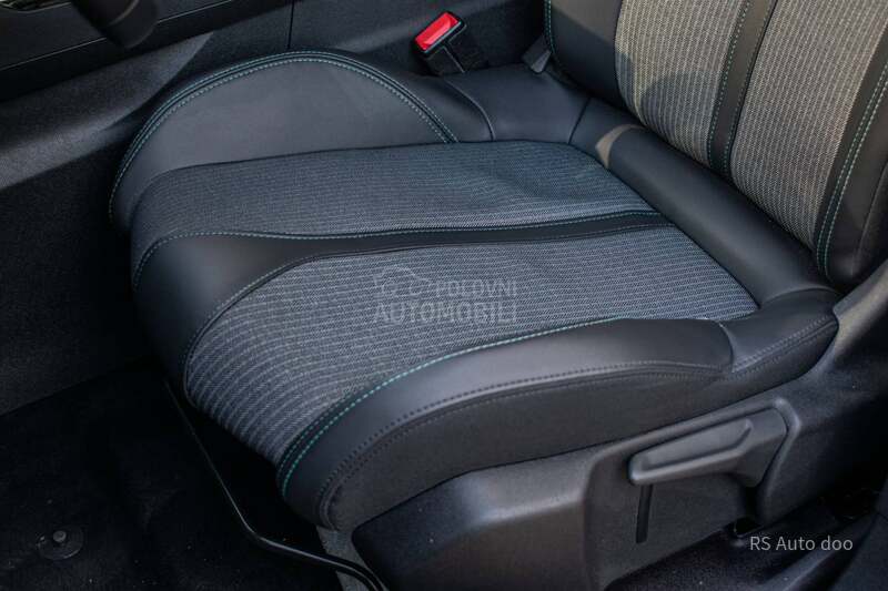 Peugeot 5008 1.5hdi ALLURE 7 sed