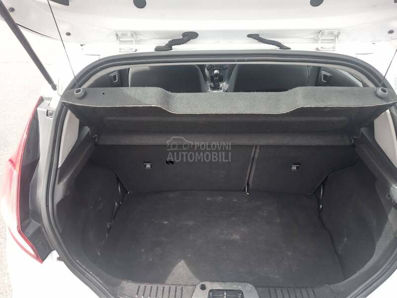 Ford Fiesta FUL OPREMA NAAVIIG
