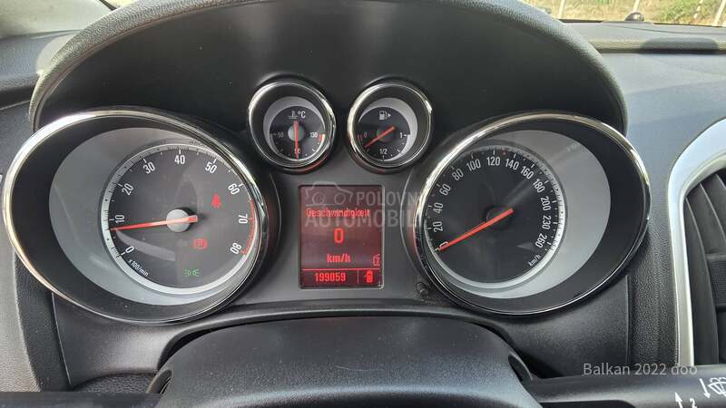 Opel Astra J 1.6 T SPORT