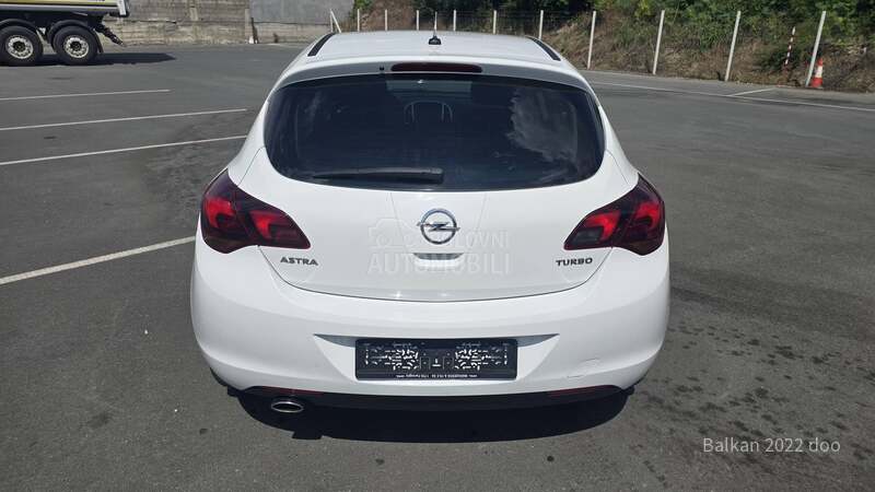 Opel Astra J 1.6 T SPORT