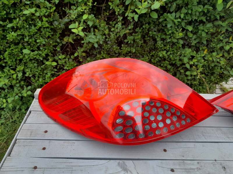 štop lampe G/IV, C3, P207,Clio