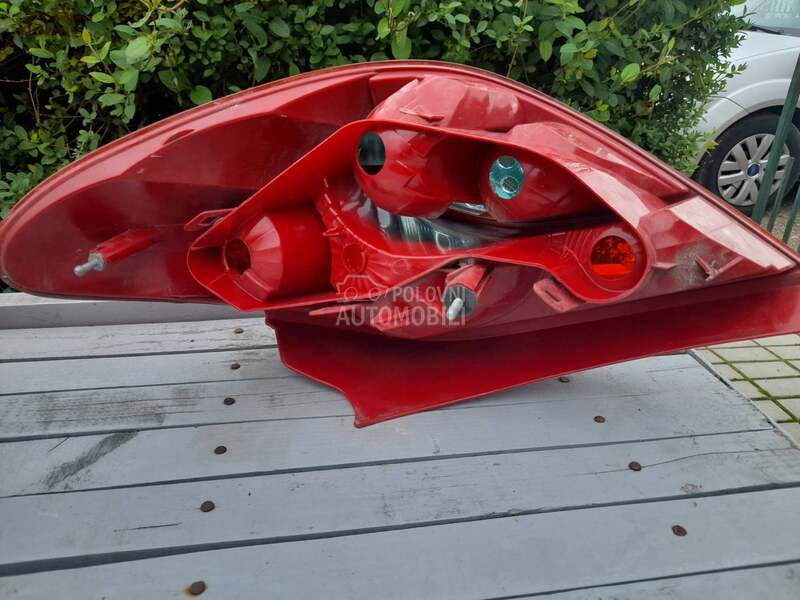 štop lampe G/IV, C3, P207,Clio