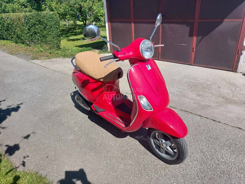 Piaggio Vespa LX125 SS