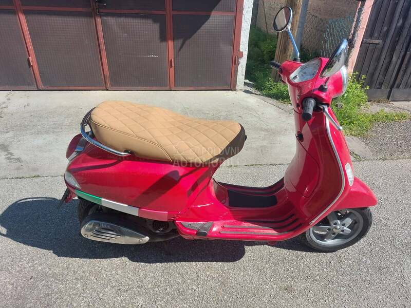 Piaggio Vespa LX125 SS