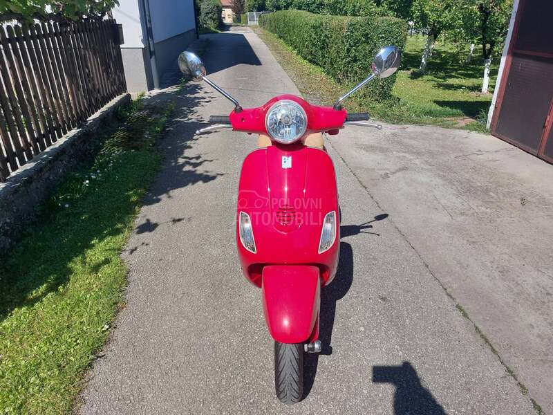 Piaggio Vespa LX125 SS