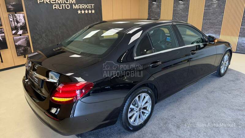 Mercedes Benz E 200 //2.0D/VIRTUAL/FUL