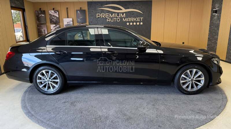 Mercedes Benz E 200 //2.0D/VIRTUAL/FUL