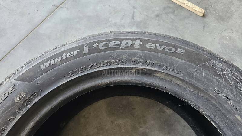 Hankook 215/55 R16 Zimska