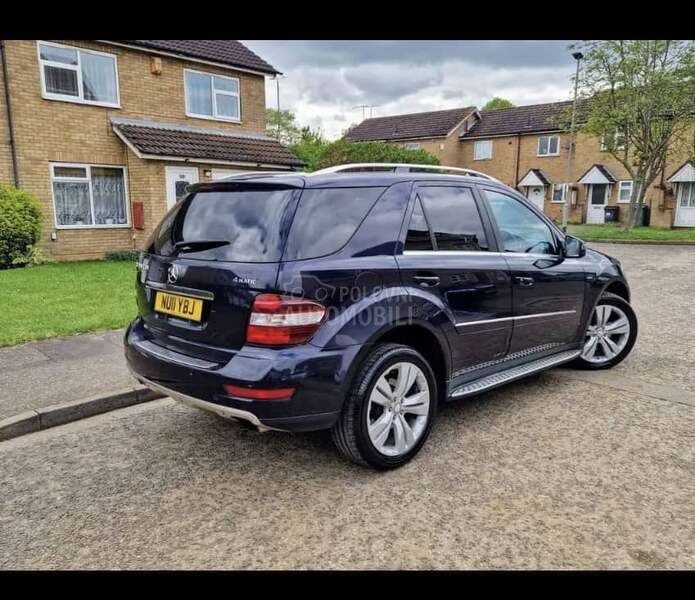 Mercedes Benz ML 350 sport-blueff-cy a