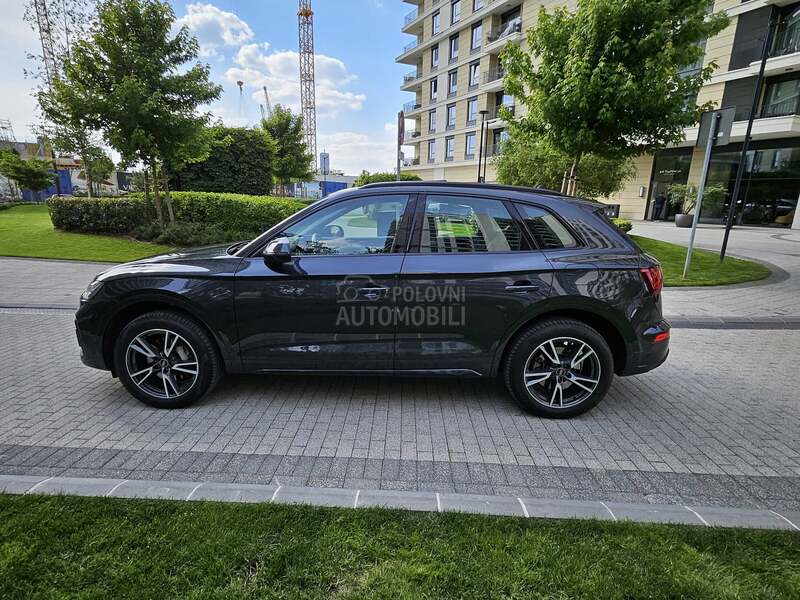 Audi Q5 50 TFSIe PANO