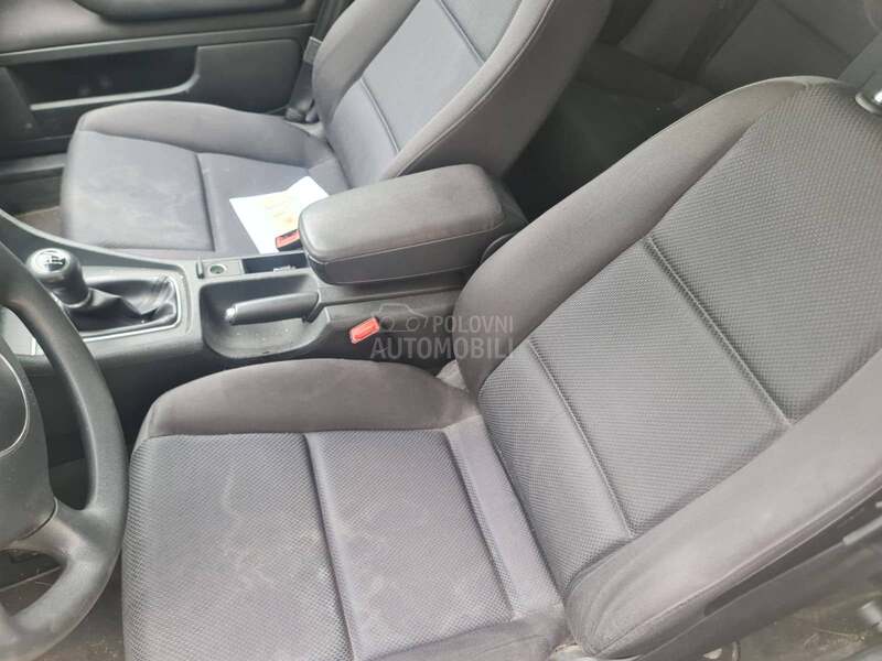 Audi A4 -  kompletan auto u delovima