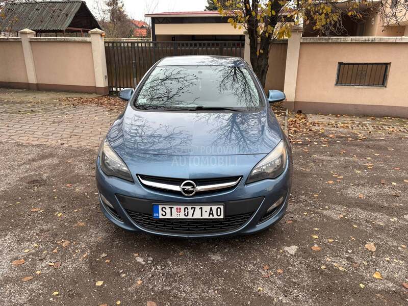 Opel Astra J 1.6b AT