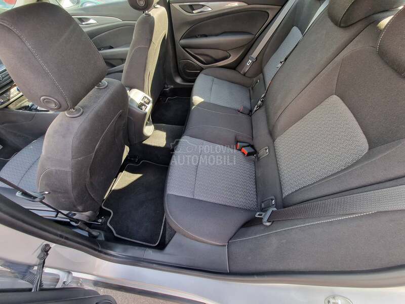 Opel Insignia 1.5 MT6 EDITION