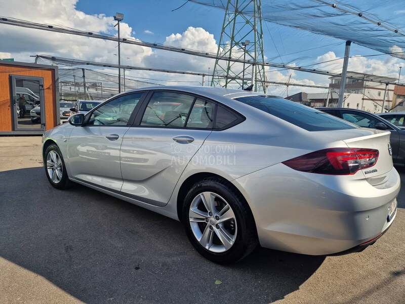 Opel Insignia 1.5 MT6 EDITION