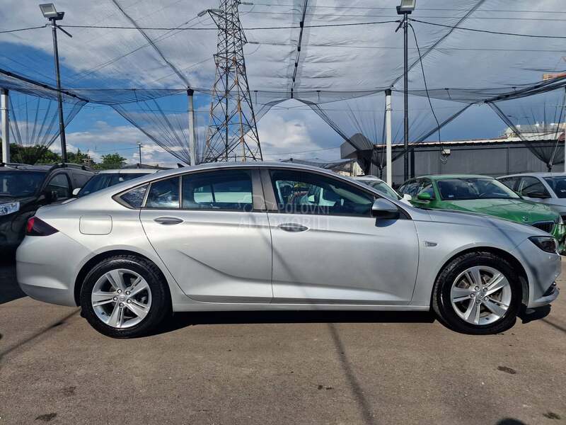 Opel Insignia 1.5 MT6 EDITION