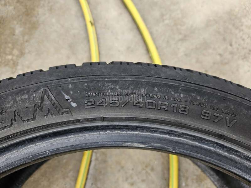 Dunlop 245/40 R18 Zimska