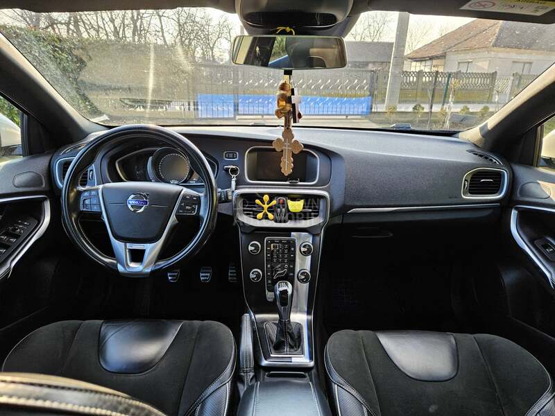 Volvo V40 R Dizajn