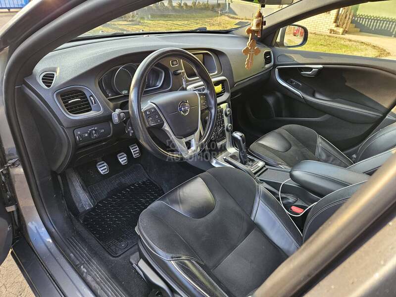 Volvo V40 R Dizajn