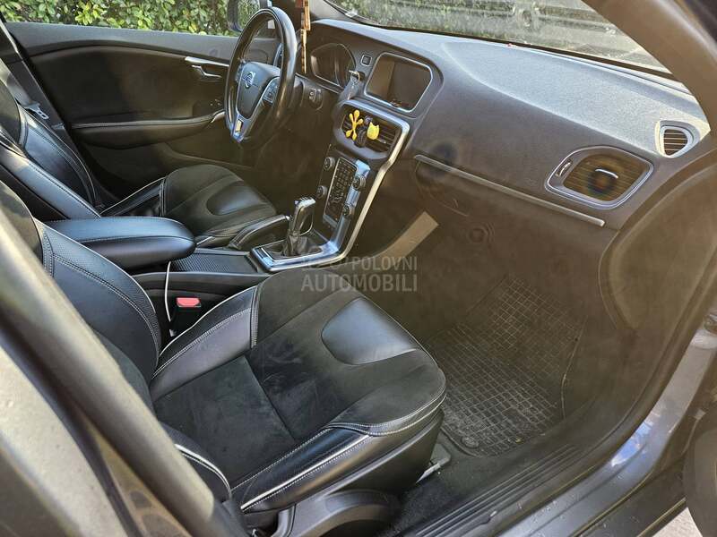 Volvo V40 R Dizajn