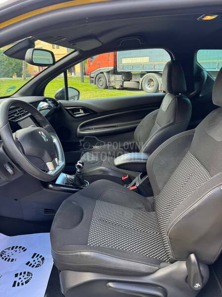 Citroen DS3 1.6HDi/NAVY/SO-CHIC