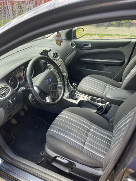 Ford Focus 1.6I TITANIUM