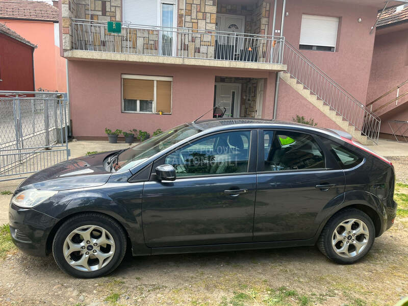 Ford Focus 1.6I TITANIUM