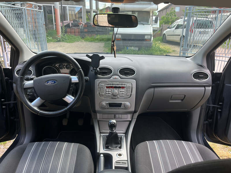Ford Focus 1.6I TITANIUM