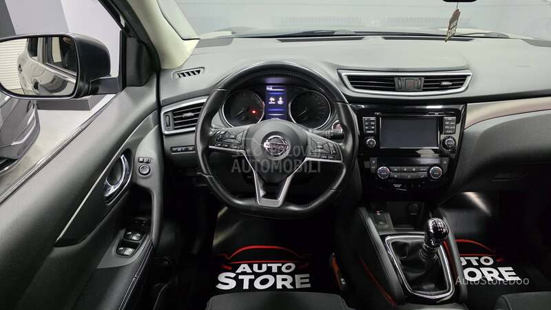 Nissan Qashqai 1.2 DIG-T N-connecta