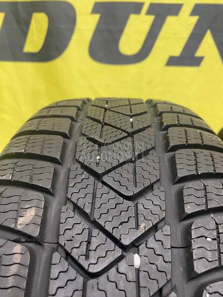 Pirelli 225/55 R17 Zimska