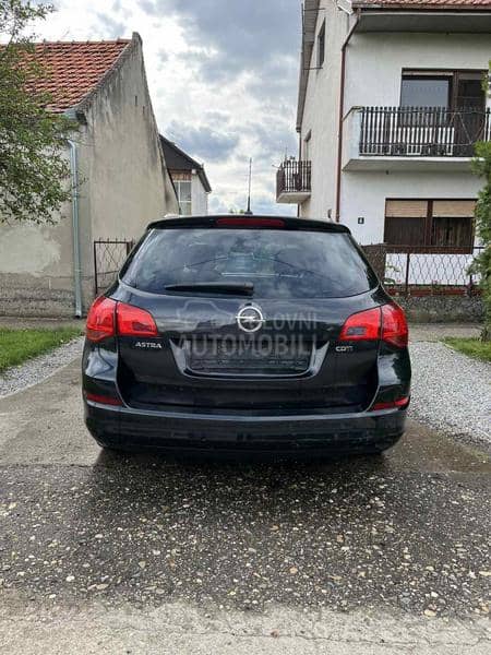 Opel Astra J 