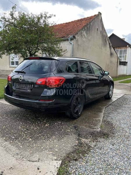 Opel Astra J 