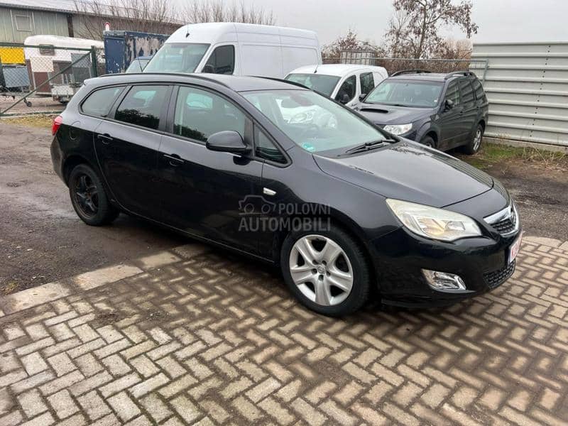 Opel Astra J 