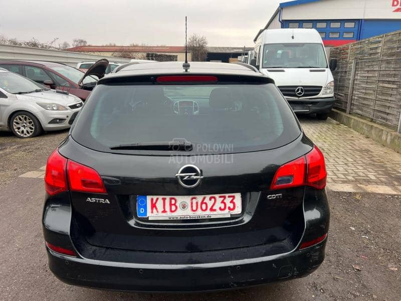 Opel Astra J 