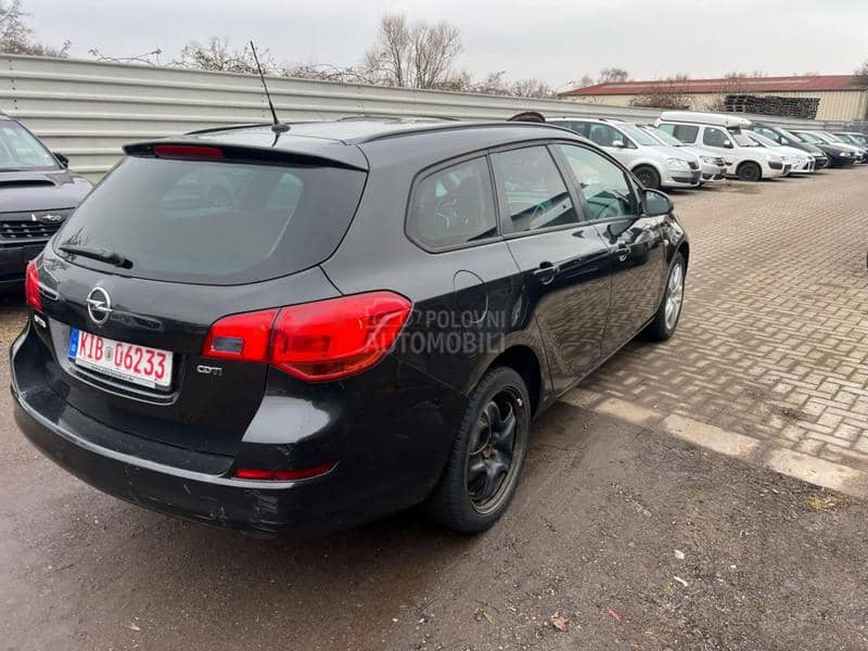 Opel Astra J 