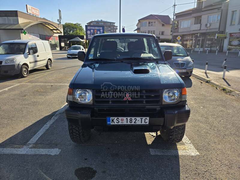 Mitsubishi Pajero classic