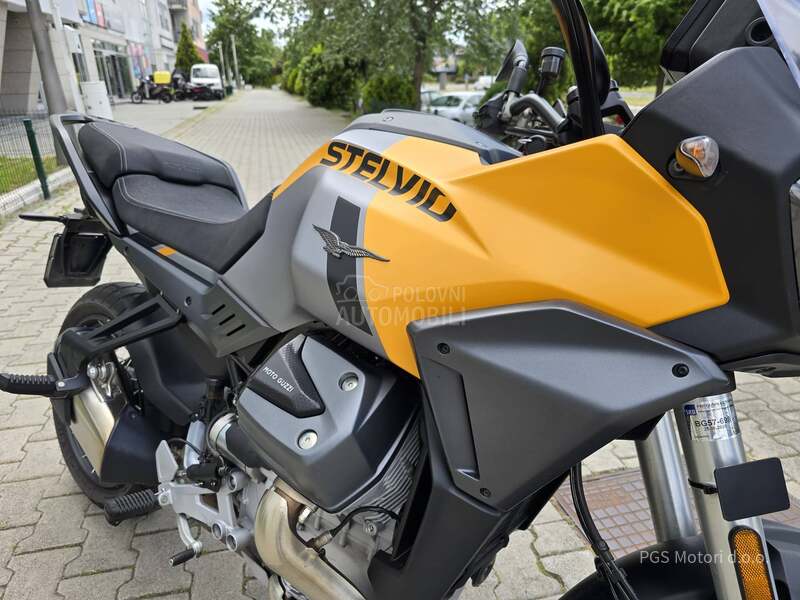 Moto Guzzi V100 STELVIO