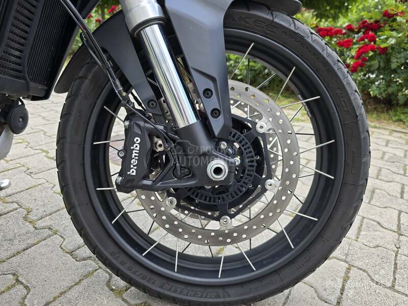 Moto Guzzi V100 STELVIO