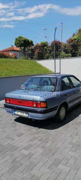 Mazda 323 