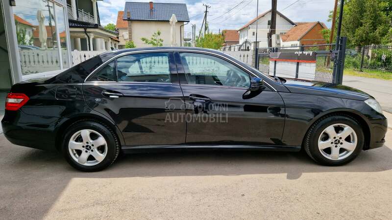 Mercedes Benz E 200 220 elegance
