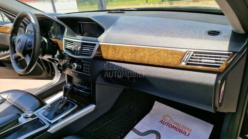 Mercedes Benz E 200 220 elegance