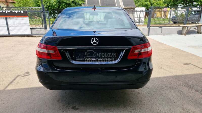 Mercedes Benz E 200 220 elegance