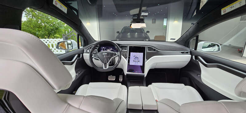 Tesla Model X P100D