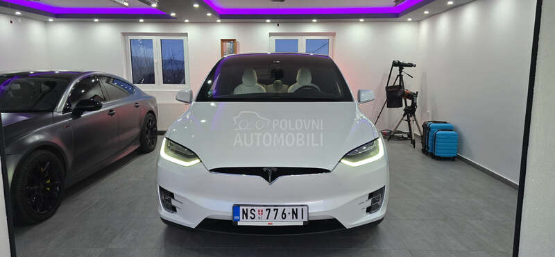 Tesla Model X P100D