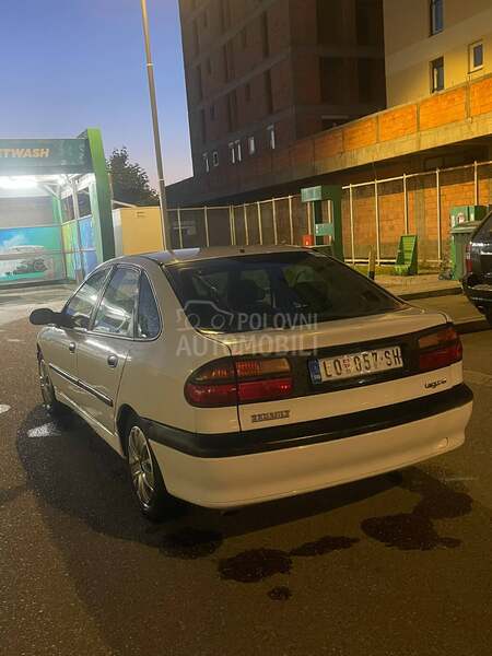 Renault Laguna 